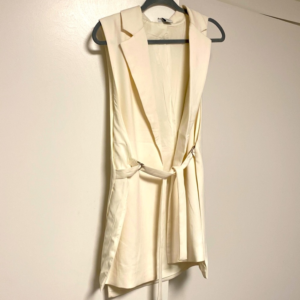 Team vest size 8 Nicole miller